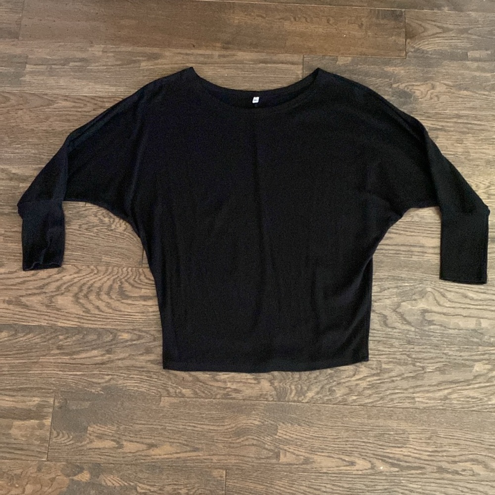 ๐ค3/$10 Batwing sweater - Picture 4 of 7